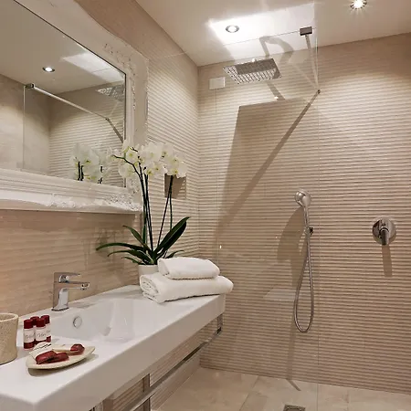 Pensjonat Spagna Art & - Ca Domus Collection